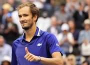 英雄联盟总决赛-美网横扫ATP总决赛，梅德韦杰夫高光表现的简单介绍