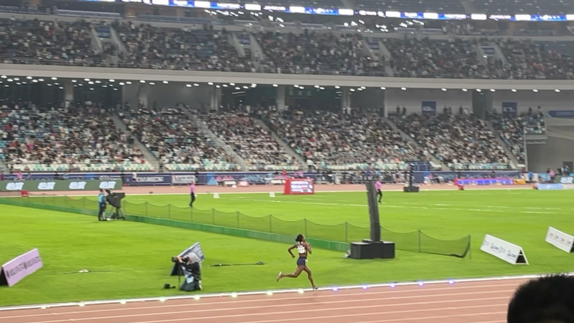 田径比赛上发生惊险并列终点战的简单介绍 田径比赛上发生惊险并列终点战的简单介绍