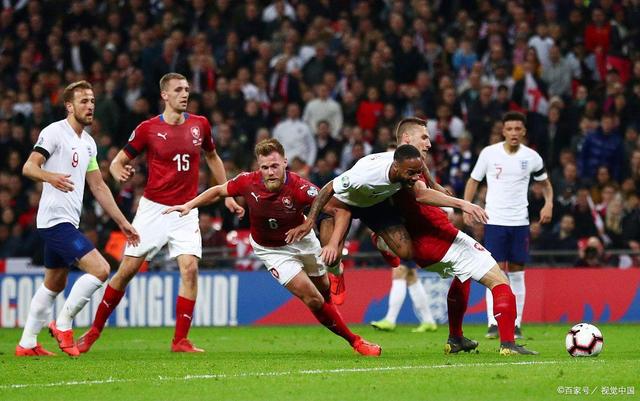 包含精彩的对攻阵容，球员们在场上展现实力的词条