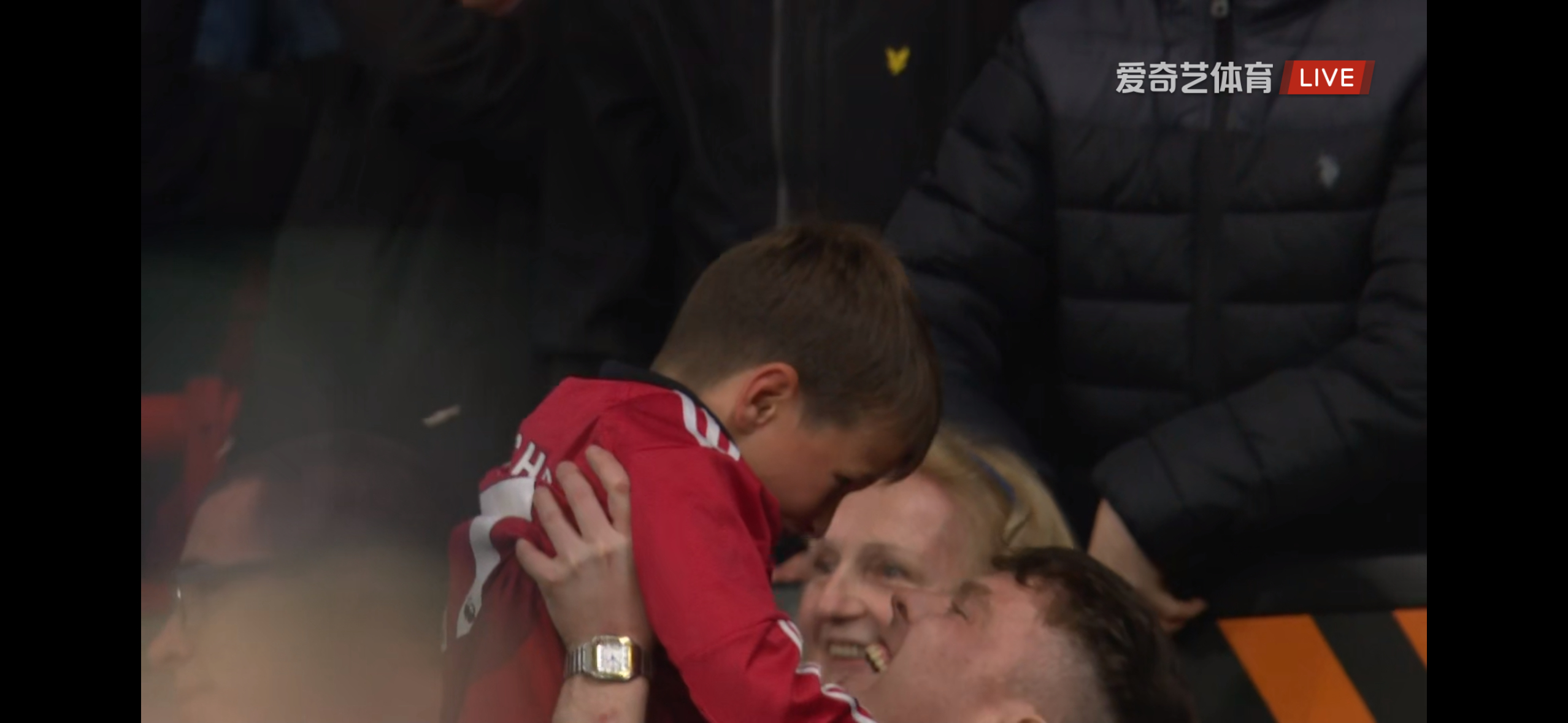 关于里昂球员赛后受伤,下轮或将缺阵的信息 关于里昂球员赛后受伤,下轮或将缺阵的信息