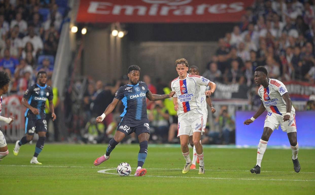 关于里昂球员赛后受伤,下轮或将缺阵的信息 关于里昂球员赛后受伤,下轮或将缺阵的信息