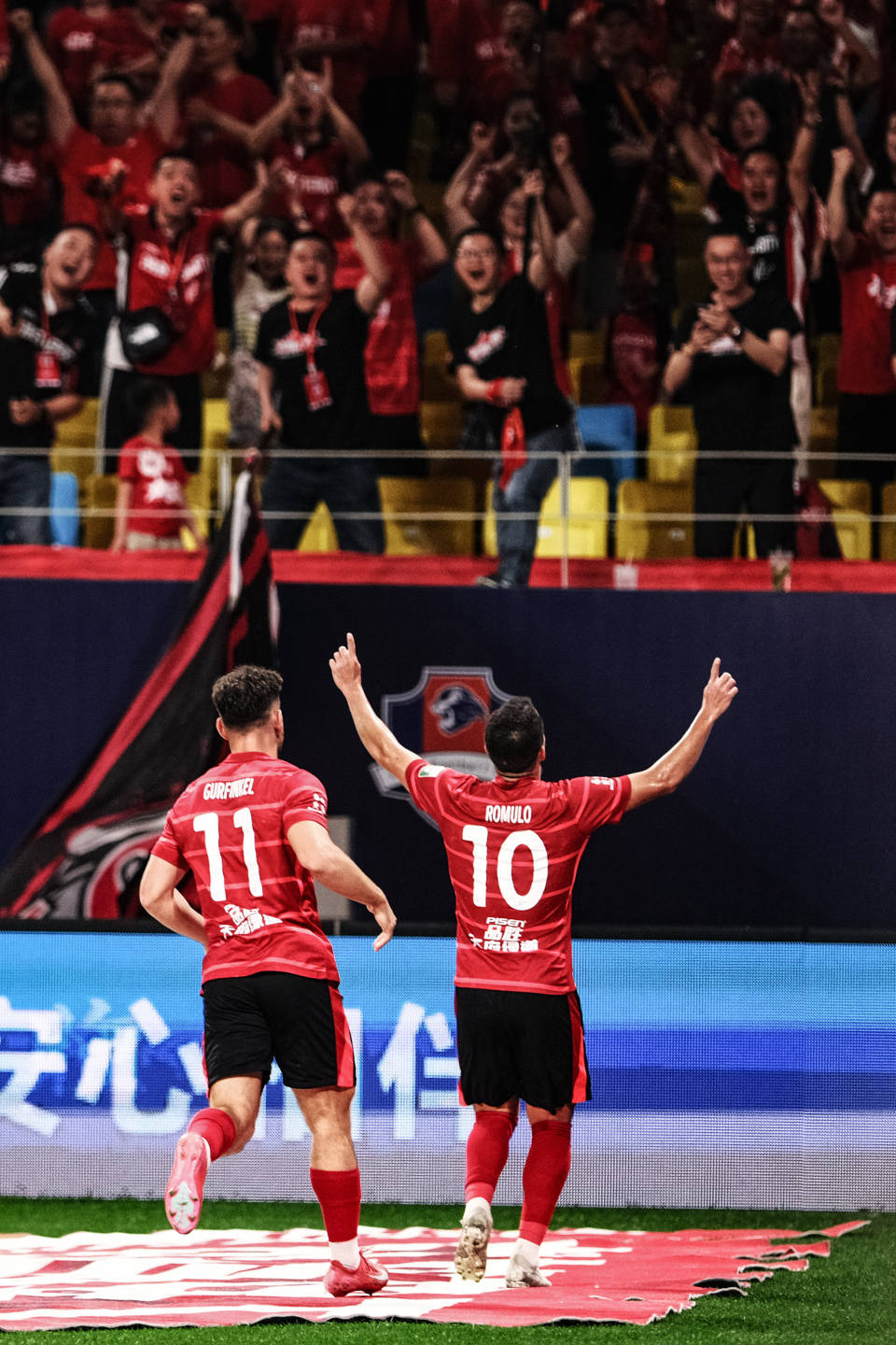 包含壮举频出,球队奋力迎来胜利的词条 包含壮举频出,球队奋力迎来胜利的词条