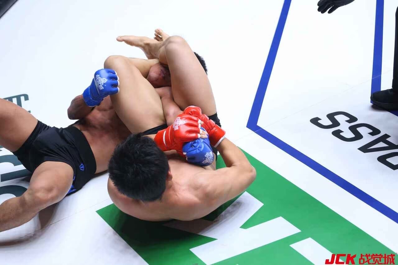 关于泰拳比赛尽展激情,选手奋力进攻的信息 关于泰拳比赛尽展激情,选手奋力进攻的信息