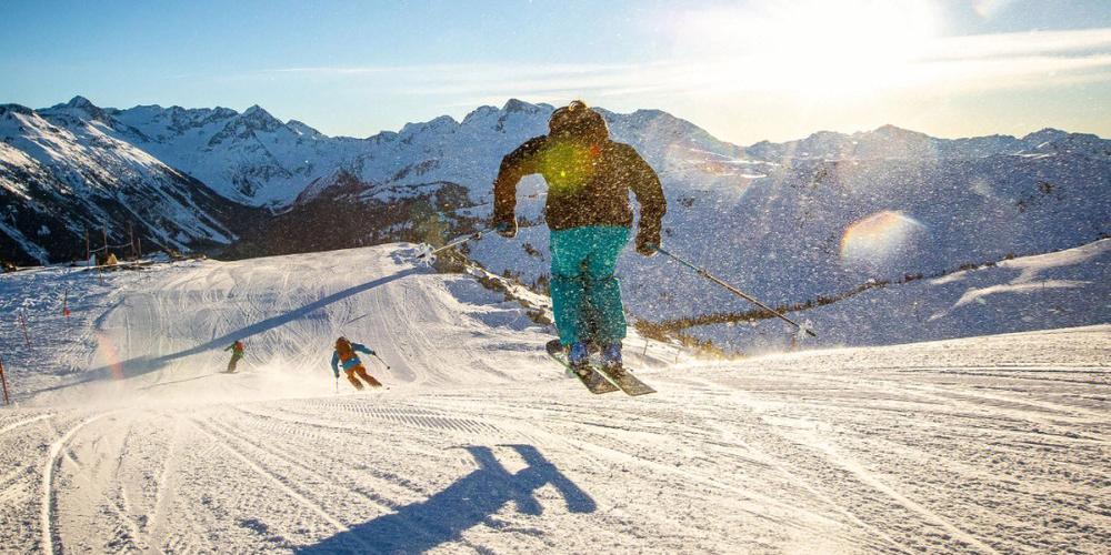 瑞士滑雪名将夺下两枚金牌,称霸赛场 瑞士滑雪名将夺下两枚金牌,称霸赛场