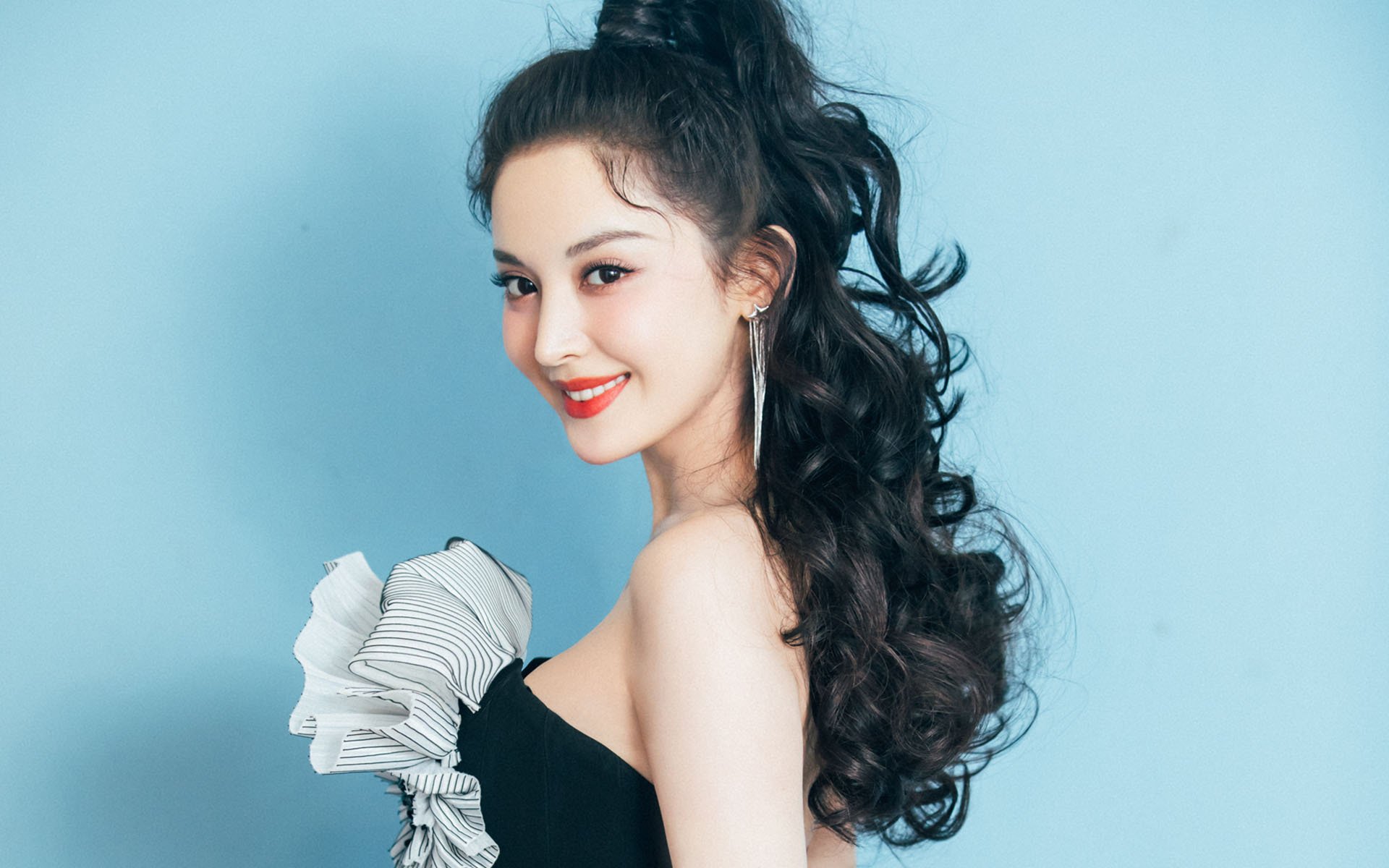 隔空收割与持续杀戮,当步行者的镰刀挥向东方,塔图姆的利刃在西方嗡鸣